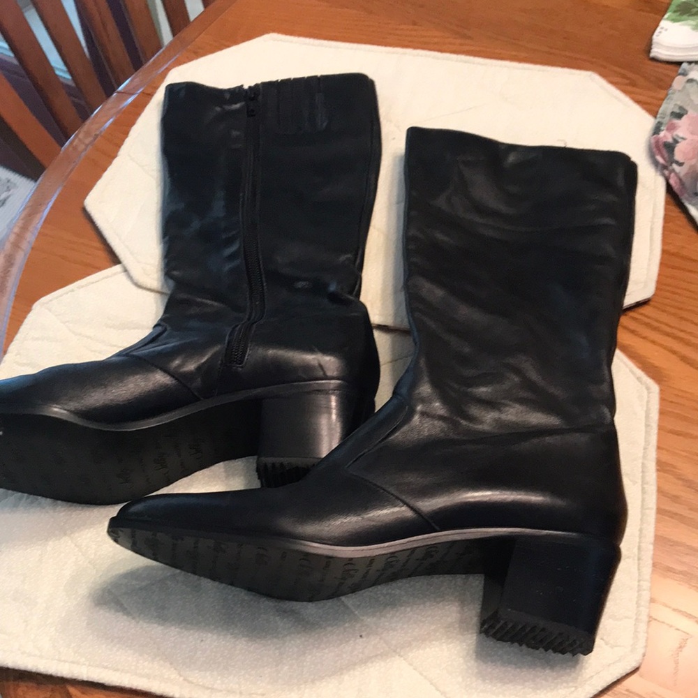 Selby Black Leather Mid-Calf Block Heel Boots